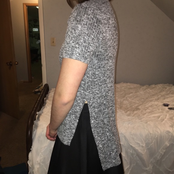 TEE - Picture 2 of 8